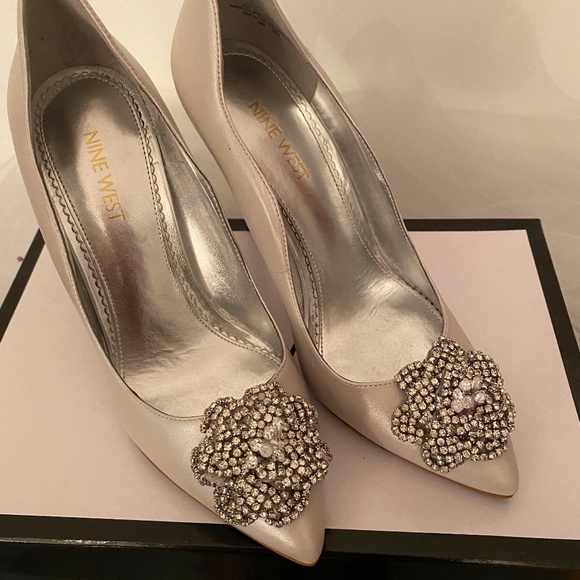 Nine West Silver Metallic Leather Heels - Picture 1 of 4